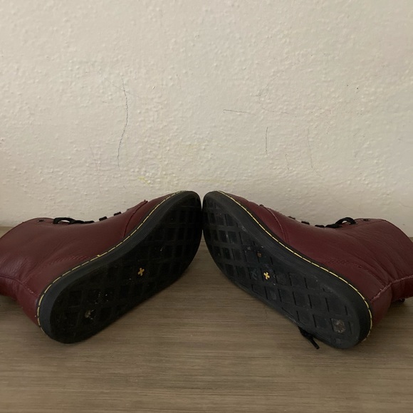 Dr. Martens Womens 6 leather Casual Boot - Picture 4 of 5